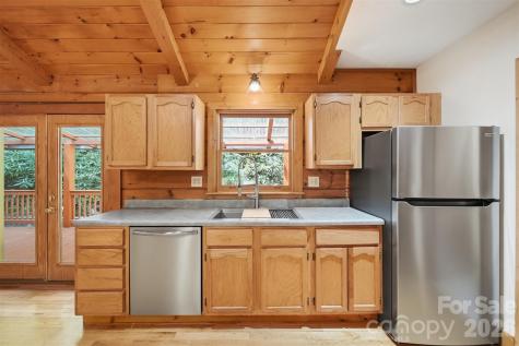 6220 Sunny Drive Newland NC 28657