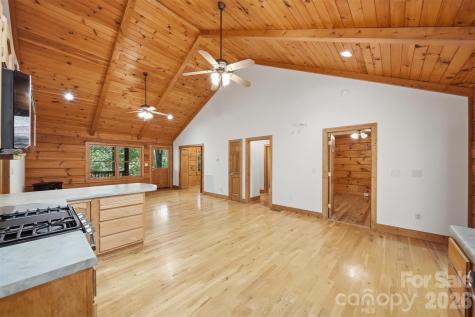 6220 Sunny Drive Newland NC 28657