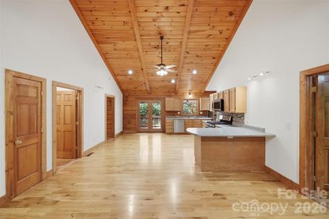 6220 Sunny Drive Newland NC 28657