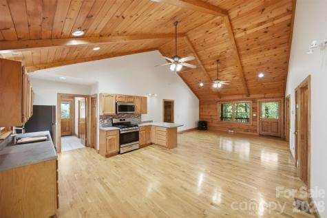 6220 Sunny Drive Newland NC 28657