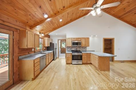 6220 Sunny Drive Newland NC 28657
