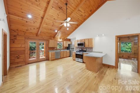 6220 Sunny Drive Newland NC 28657