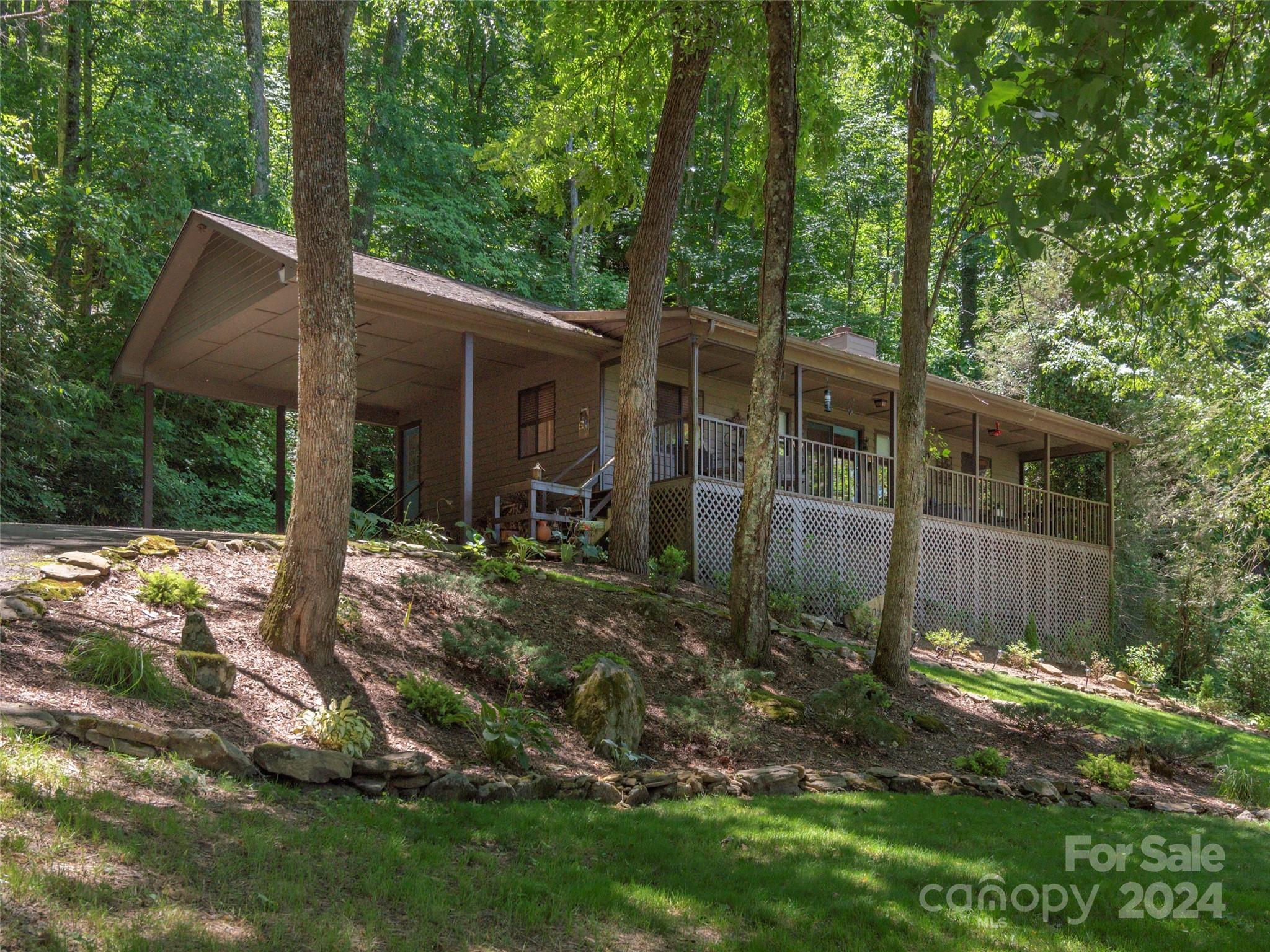 404 Old Country Road Waynesville NC 28786