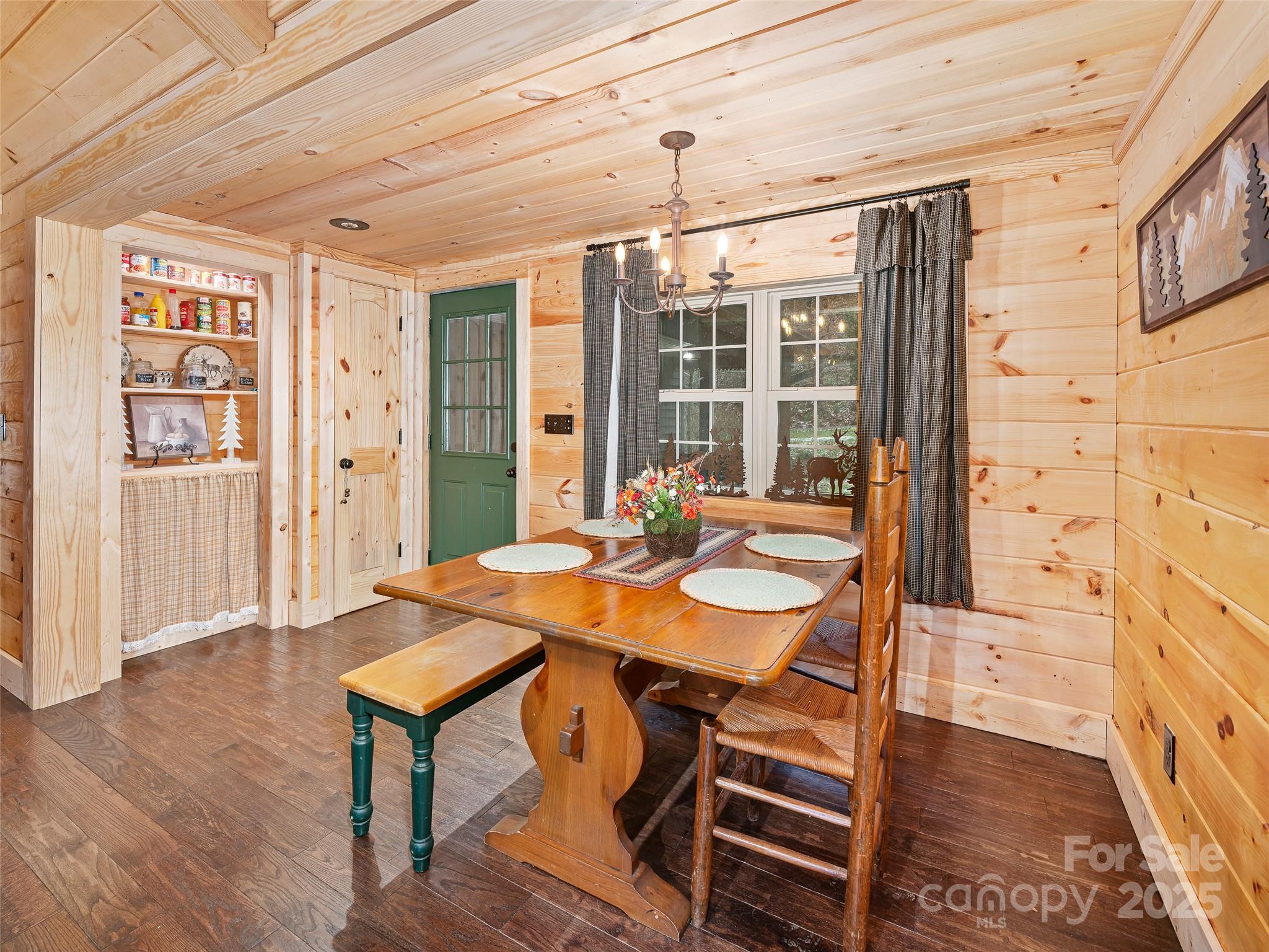 34 Mccurry Road Burnsville NC 28714