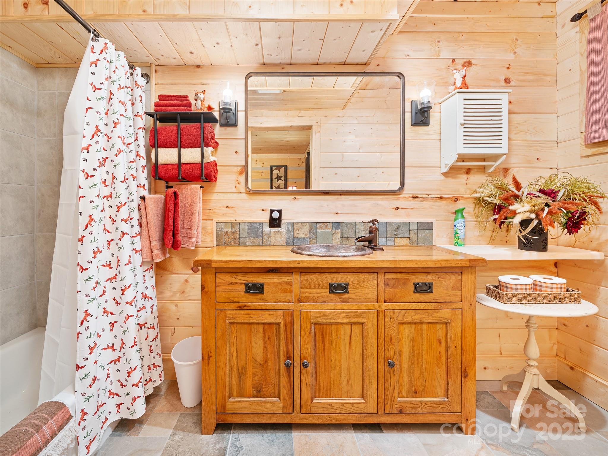 34 Mccurry Road Burnsville NC 28714