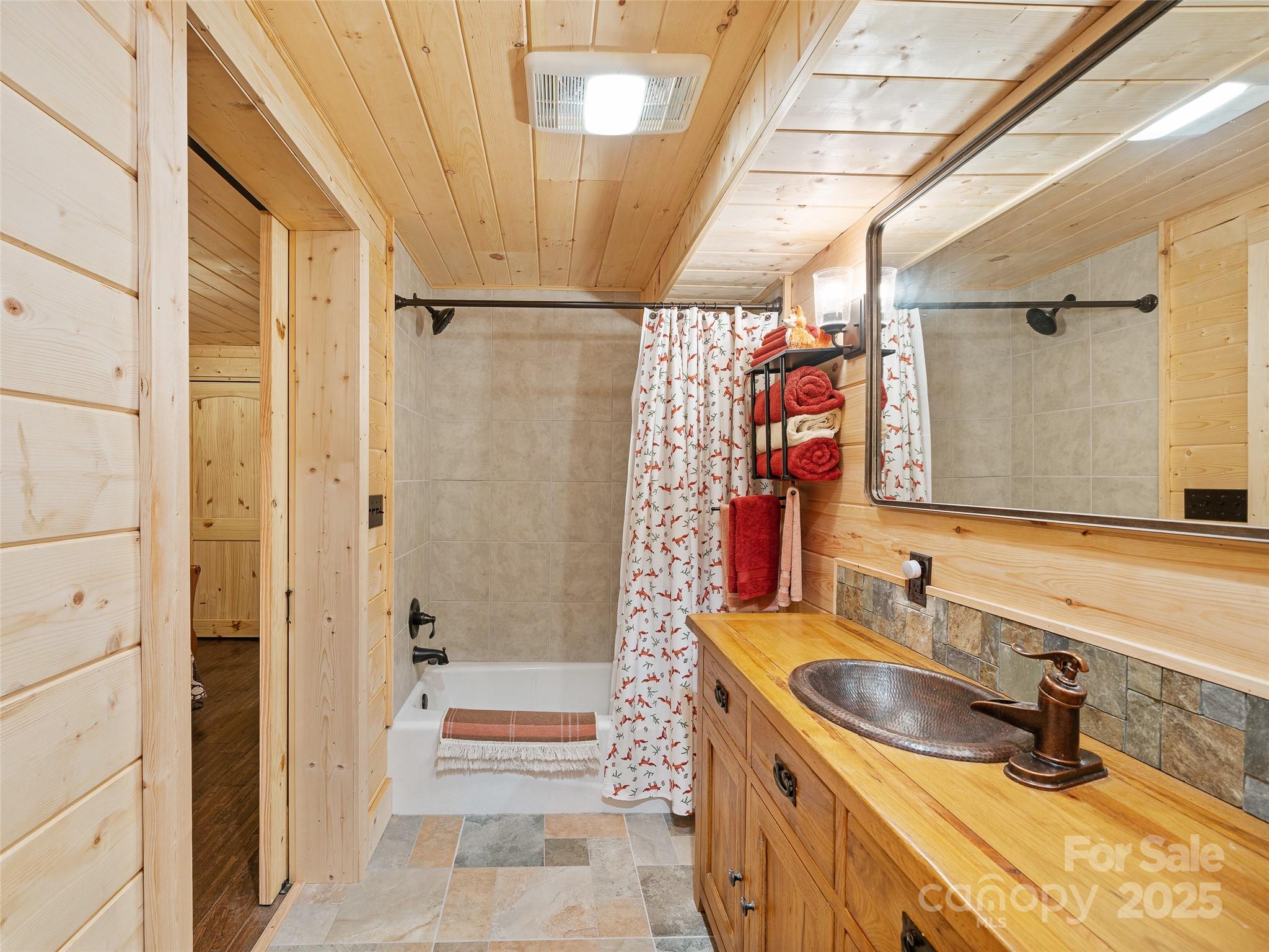 34 Mccurry Road Burnsville NC 28714