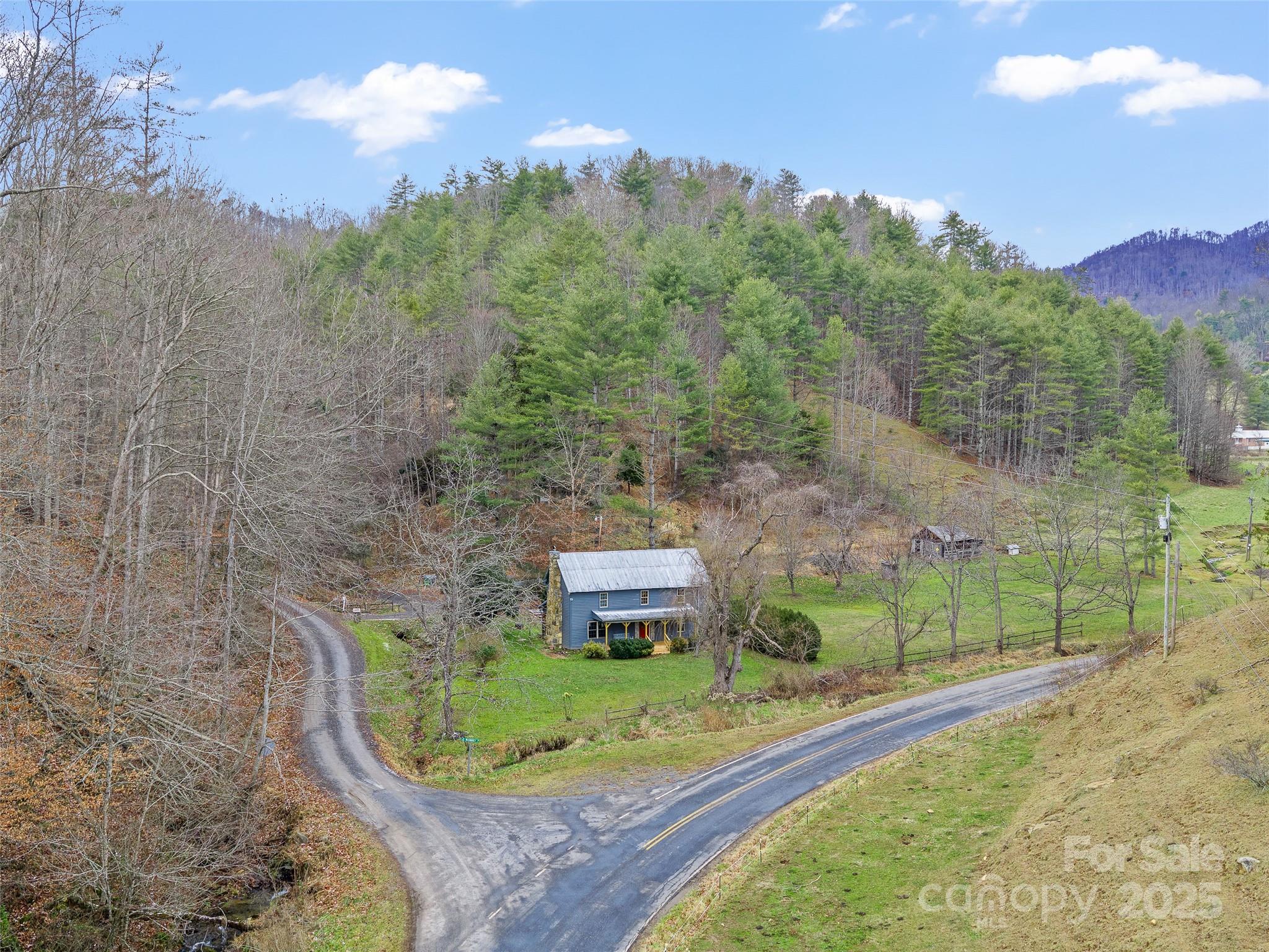 34 Mccurry Road Burnsville NC 28714