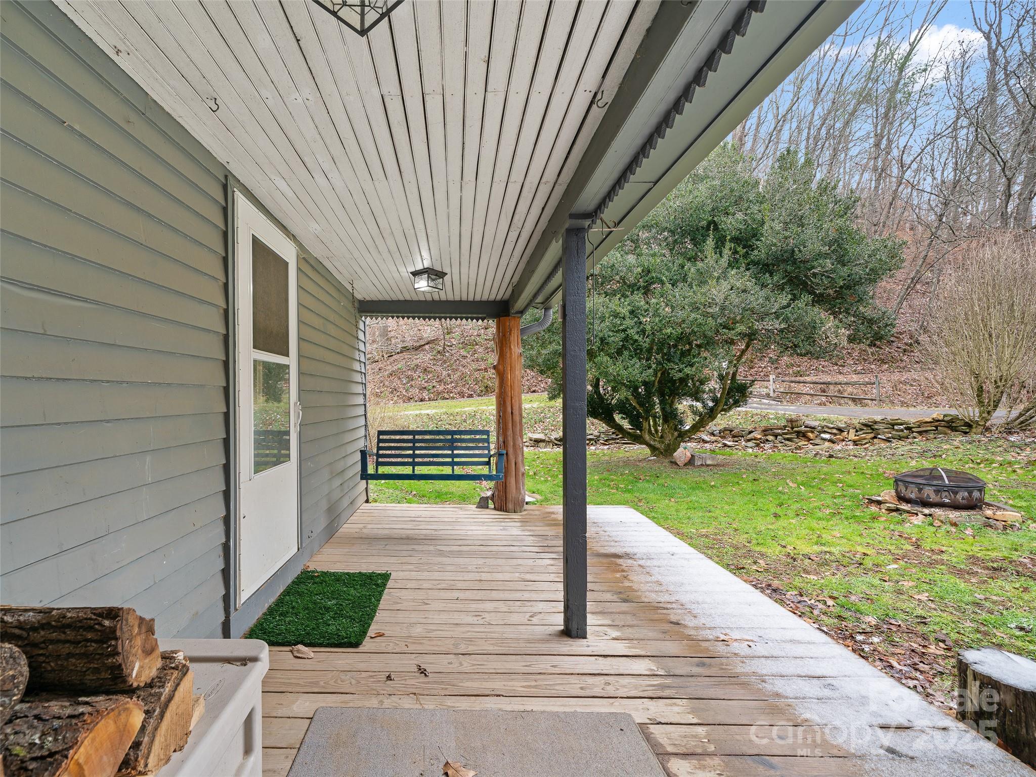 34 Mccurry Road Burnsville NC 28714