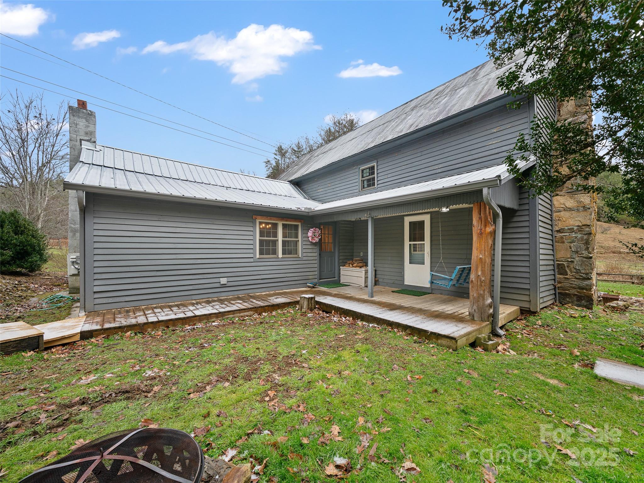 34 Mccurry Road Burnsville NC 28714