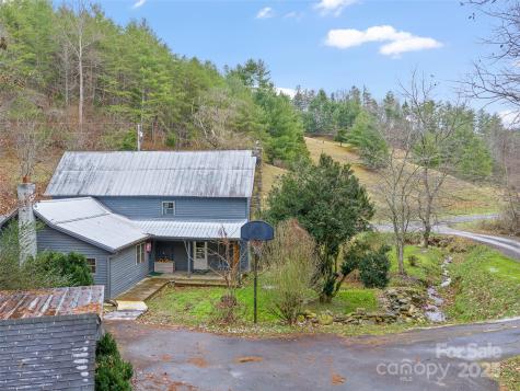 34 Mccurry Road Burnsville NC 28714