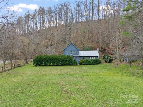 34 Mccurry Road Burnsville NC 28714