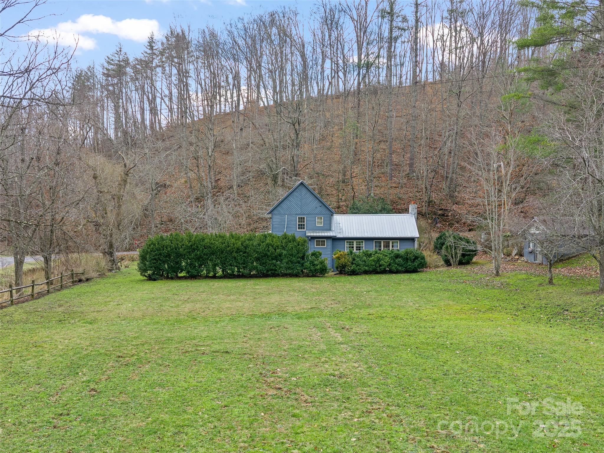 34 Mccurry Road Burnsville NC 28714