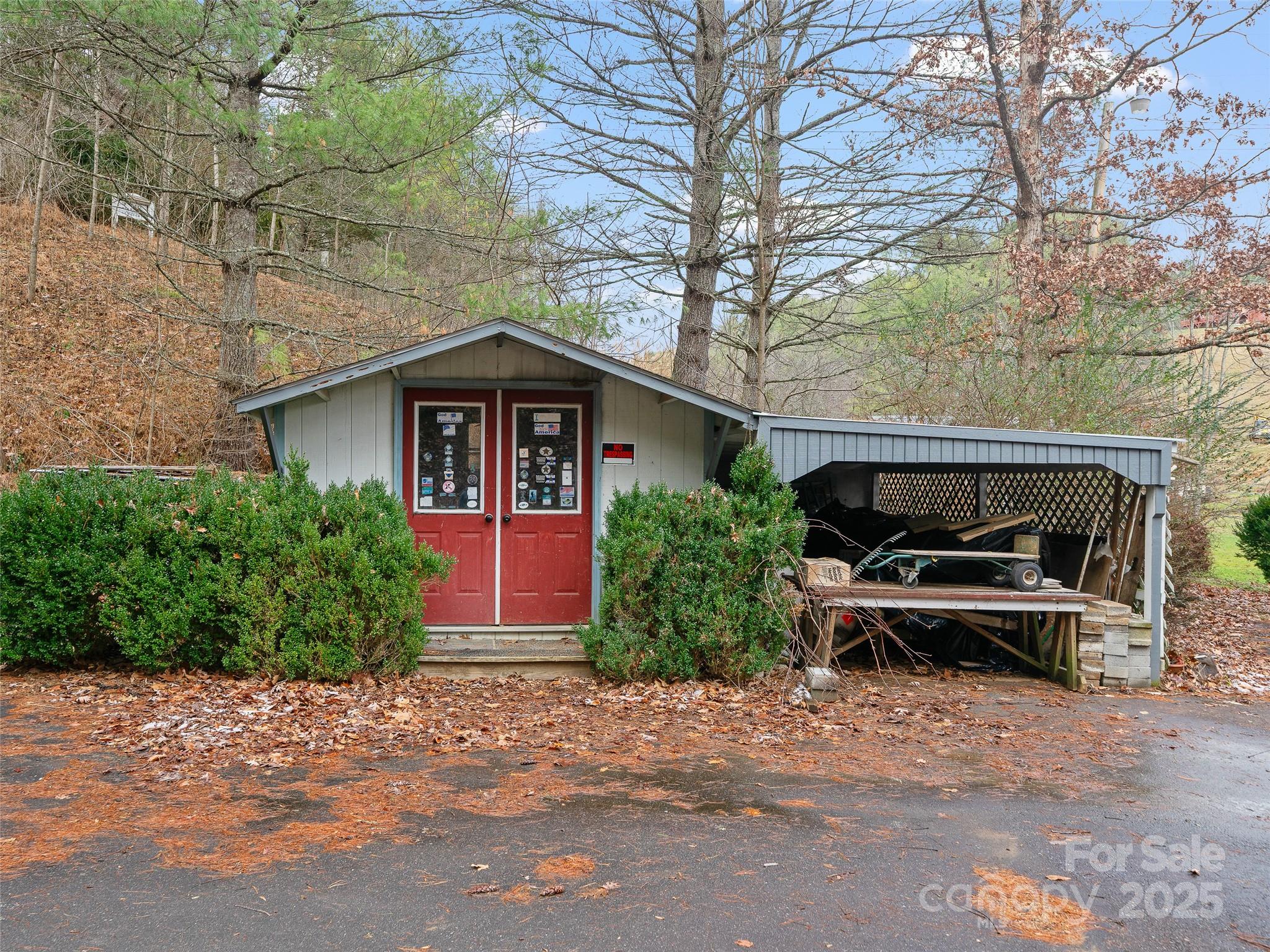 34 Mccurry Road Burnsville NC 28714