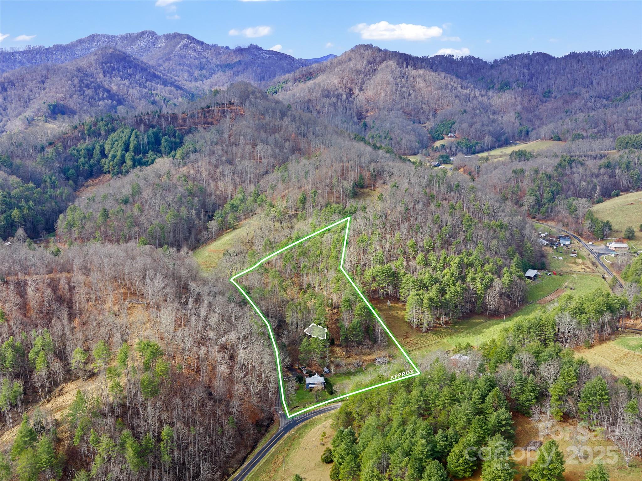 34 Mccurry Road Burnsville NC 28714