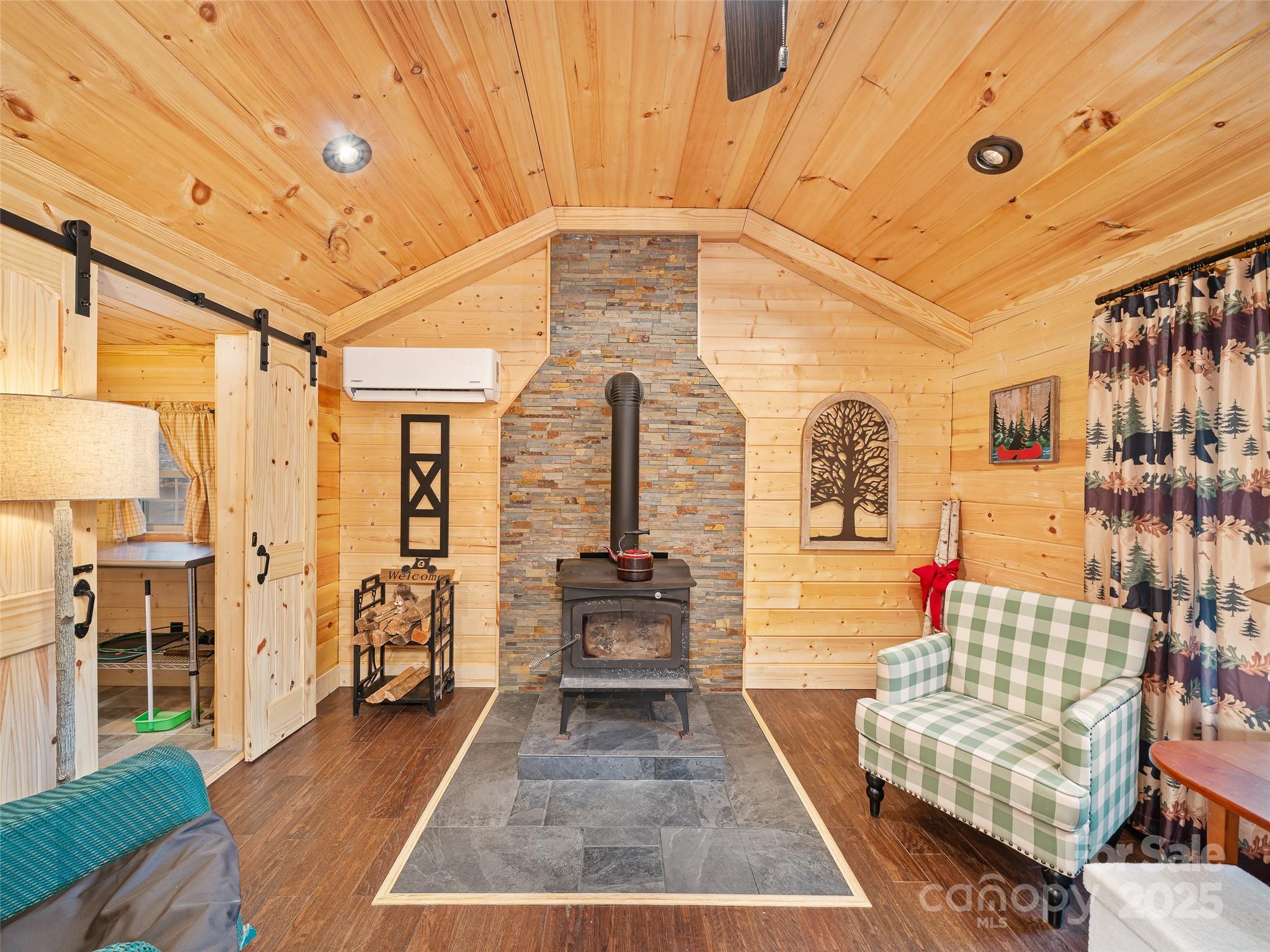 34 Mccurry Road Burnsville NC 28714
