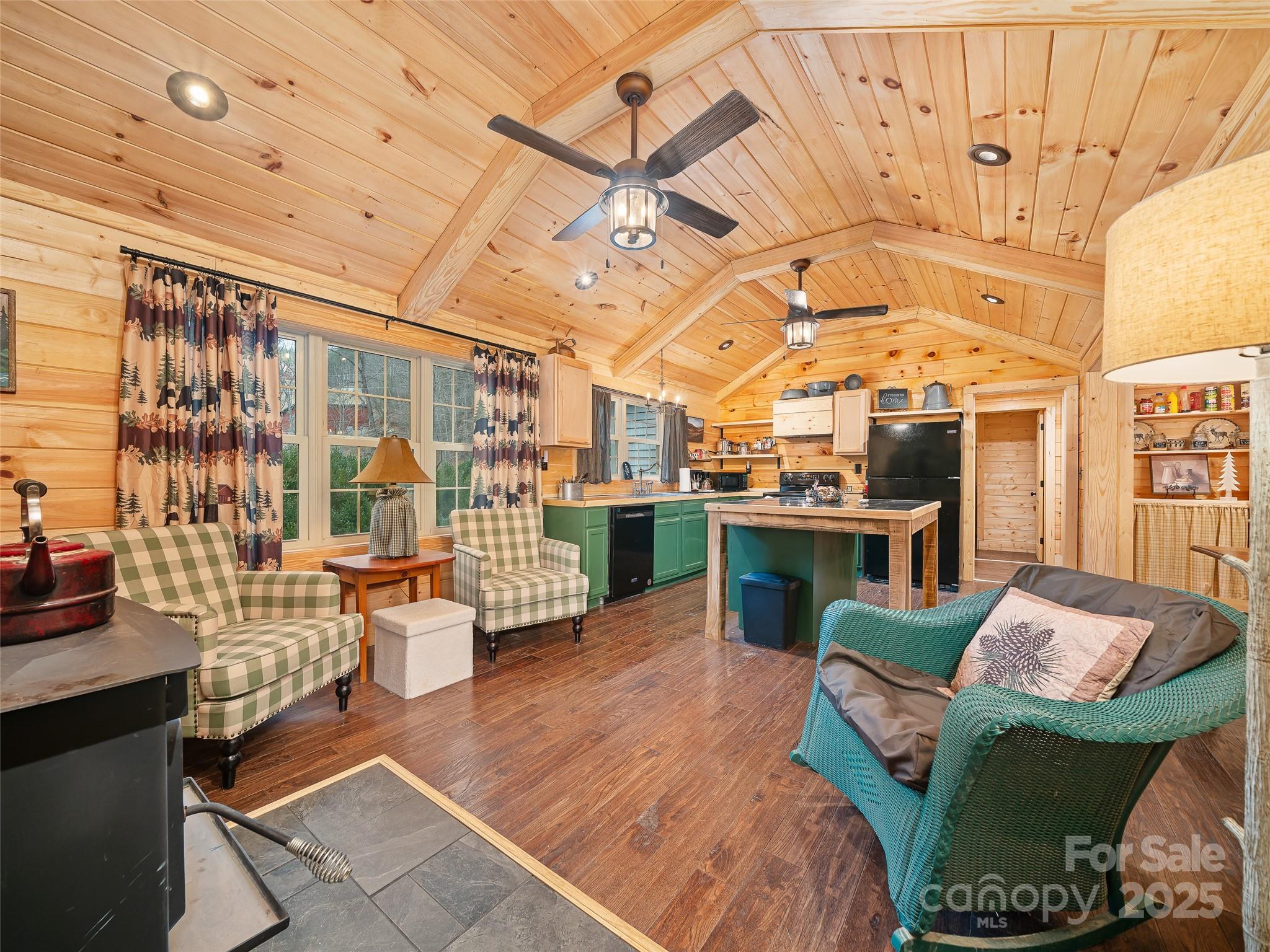34 Mccurry Road Burnsville NC 28714