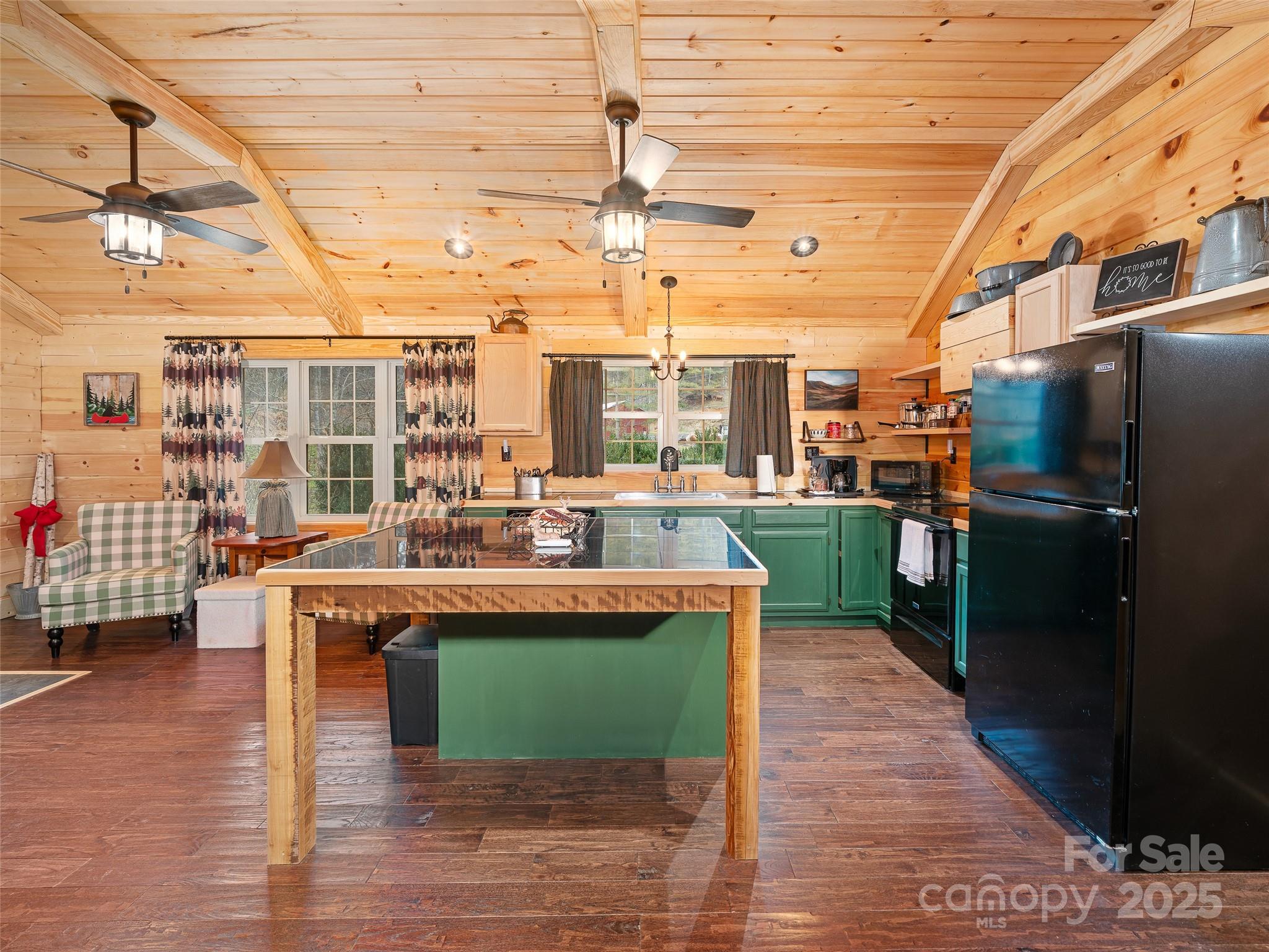 34 Mccurry Road Burnsville NC 28714