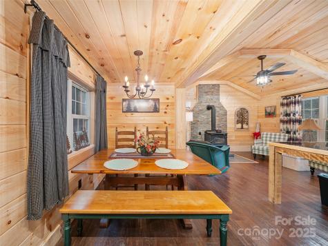 34 Mccurry Road Burnsville NC 28714