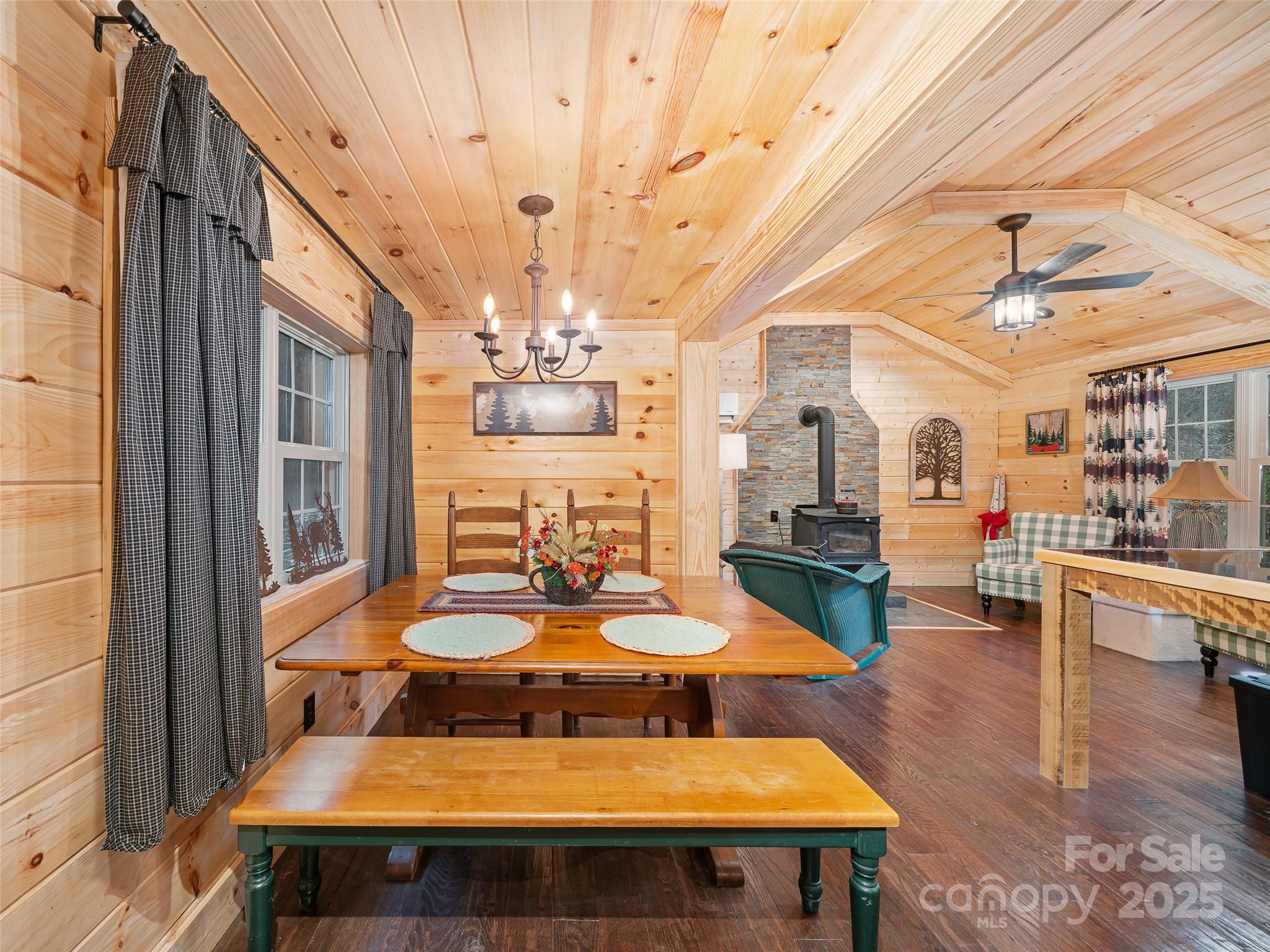 34 Mccurry Road Burnsville NC 28714