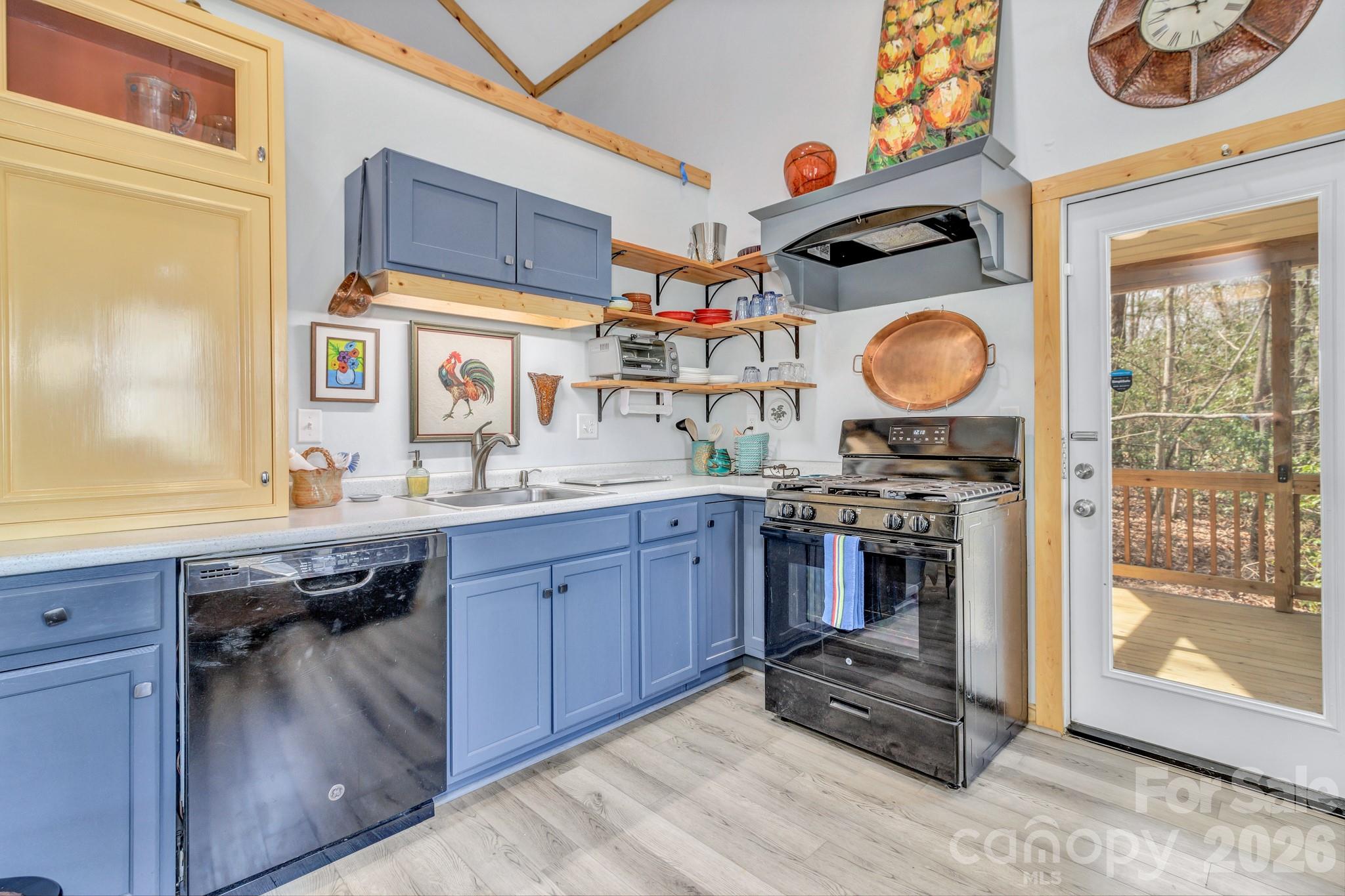 74 S Alta Vista Drive Saluda NC 28773