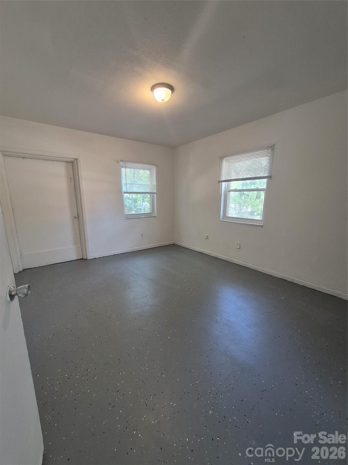 1745 Meadowbrook Terrace Hendersonville NC 28792