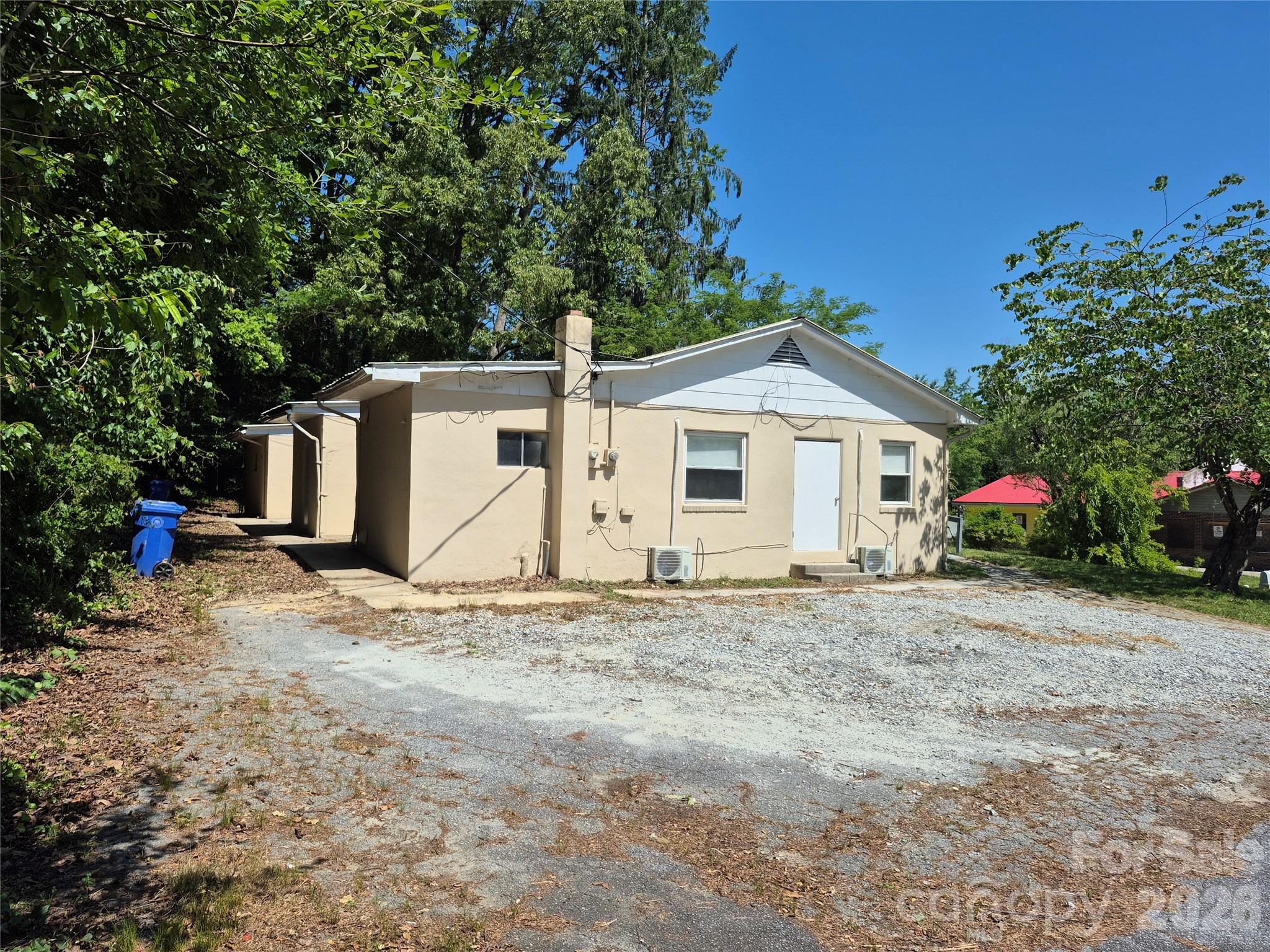 1745 Meadowbrook Terrace Hendersonville NC 28792