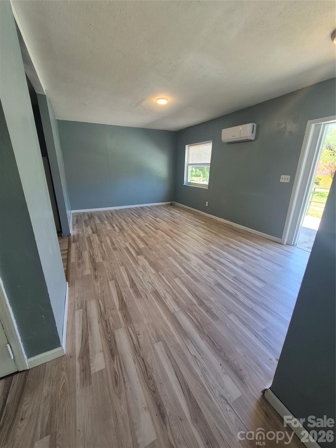 1745 Meadowbrook Terrace Hendersonville NC 28792