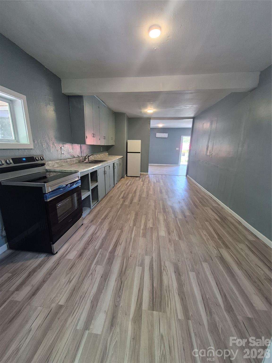 1745 Meadowbrook Terrace Hendersonville NC 28792