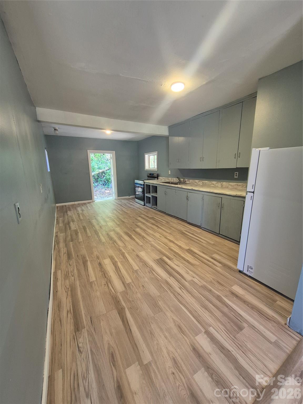 1745 Meadowbrook Terrace Hendersonville NC 28792