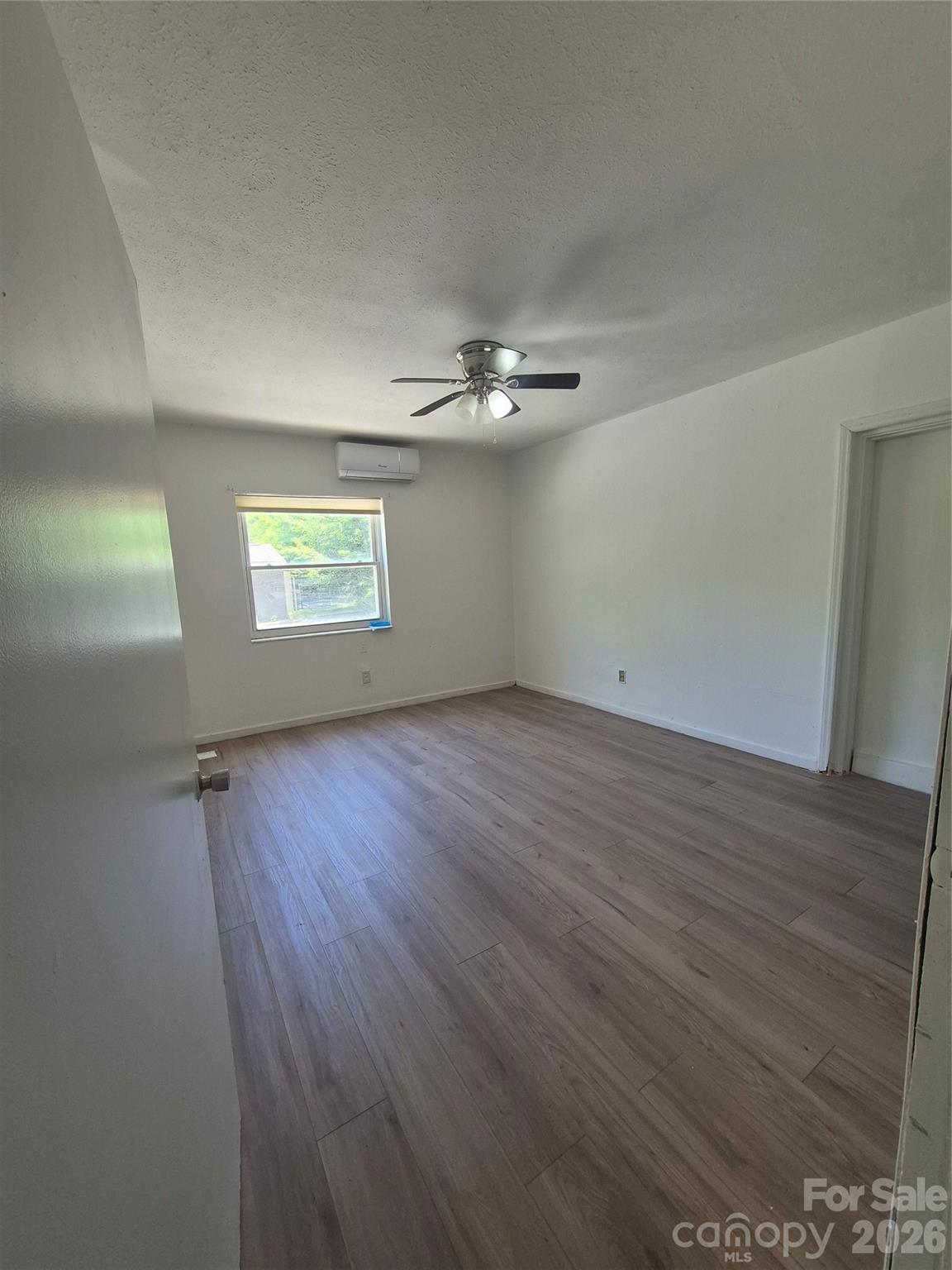 1745 Meadowbrook Terrace Hendersonville NC 28792