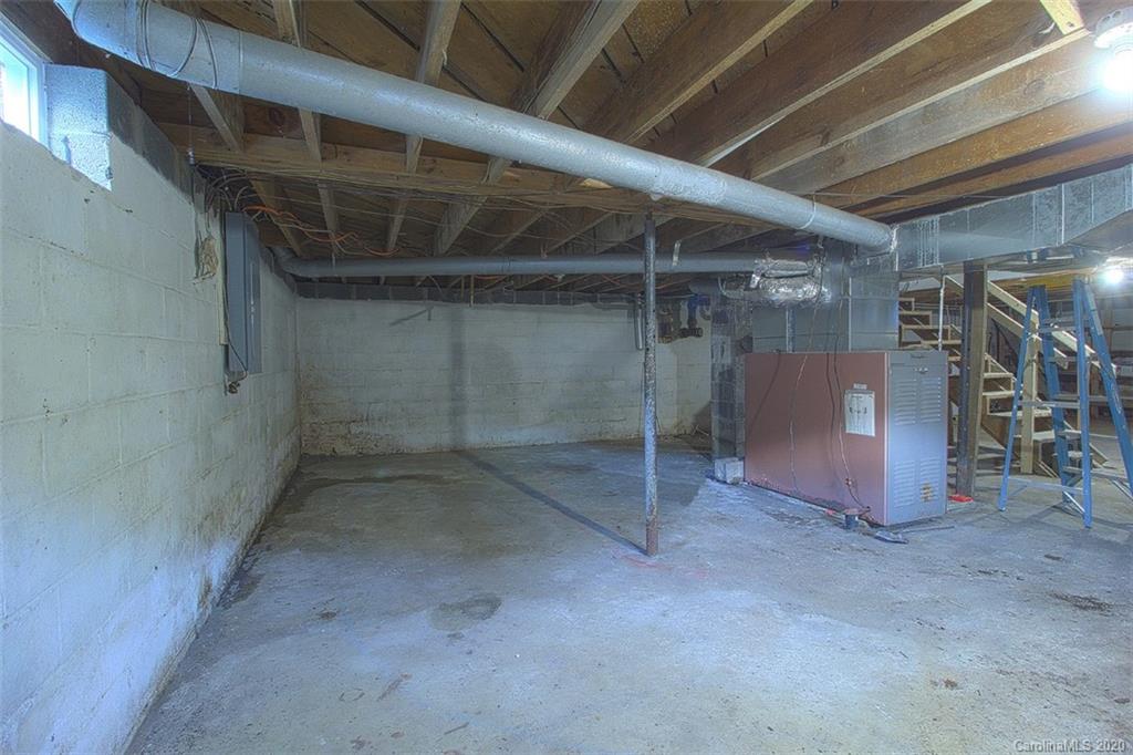 652 Roaring Creek Road Newland NC 28657