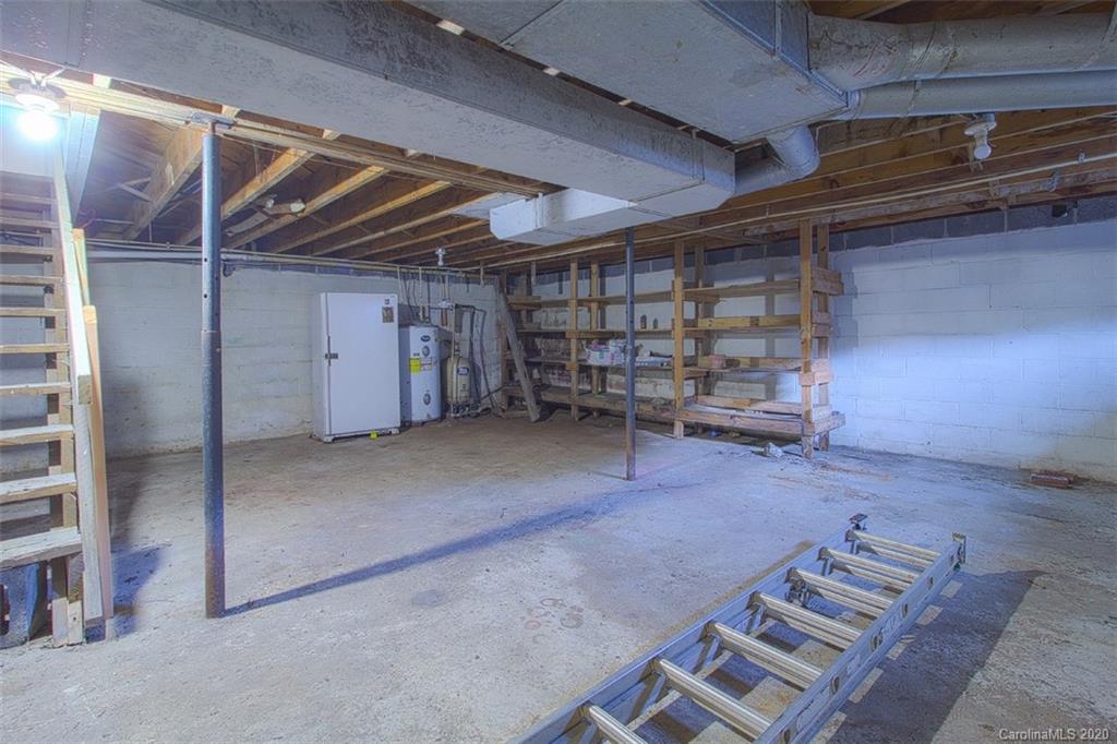 652 Roaring Creek Road Newland NC 28657