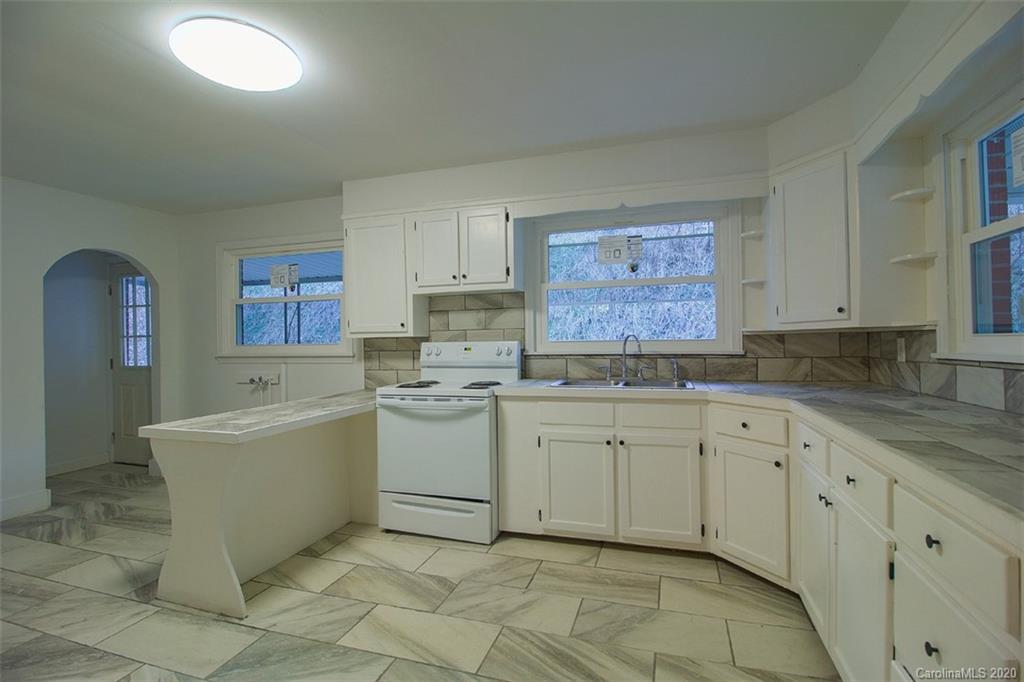 652 Roaring Creek Road Newland NC 28657