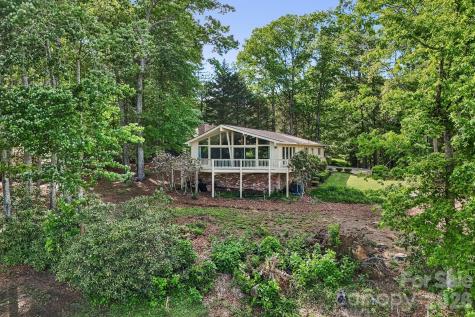 3 Greenbriar Woods Circle Etowah NC 28729