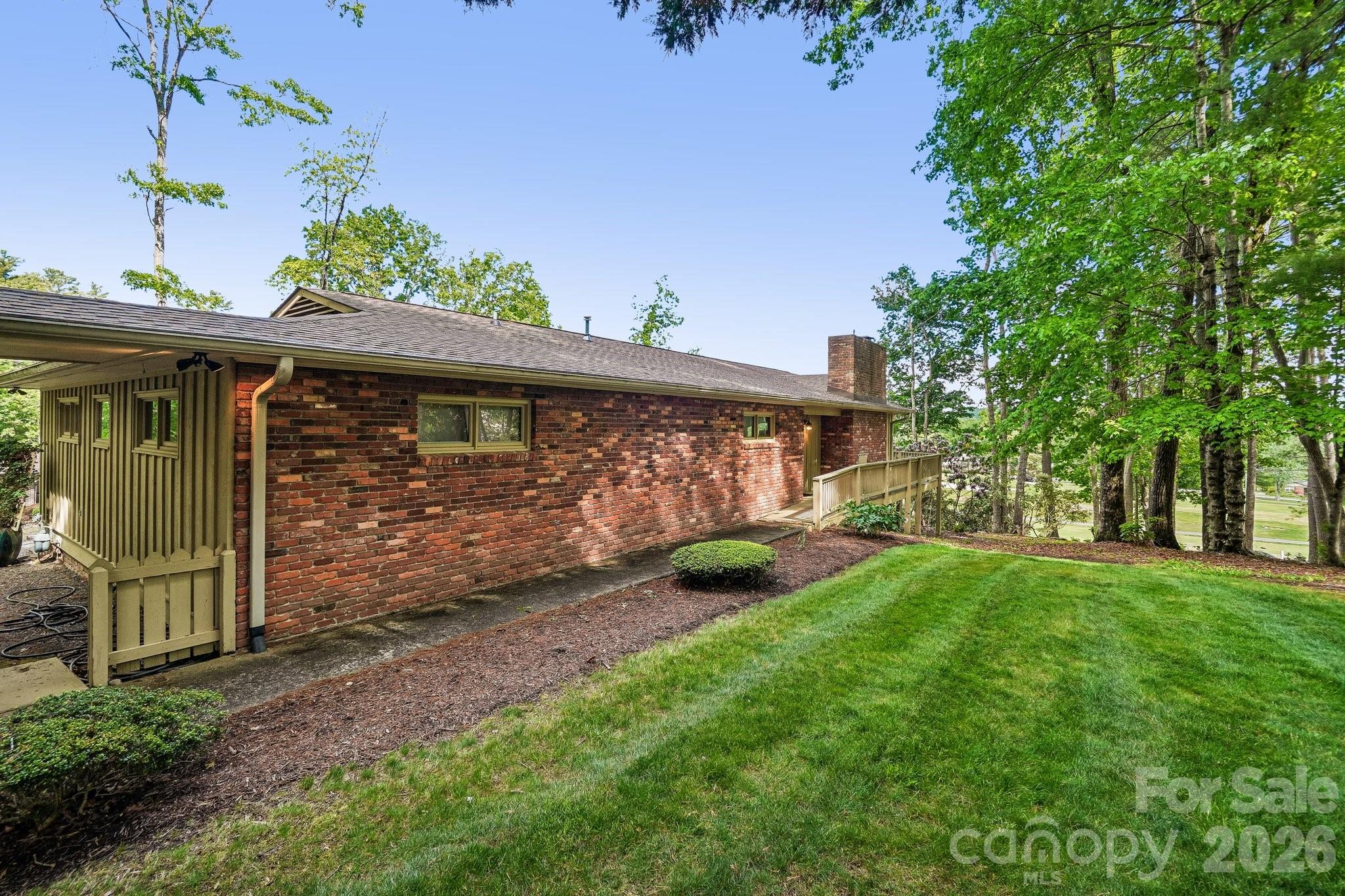 3 Greenbriar Woods Circle Etowah NC 28729