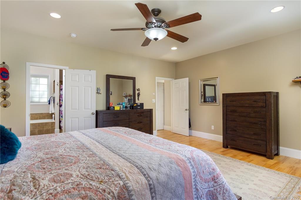 34 Stately Oak Way Swannanoa NC 28778