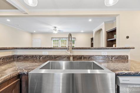 80 Cherie Lane Hendersonville NC 28739