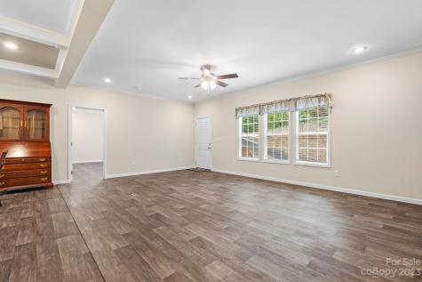 80 Cherie Lane Hendersonville NC 28739