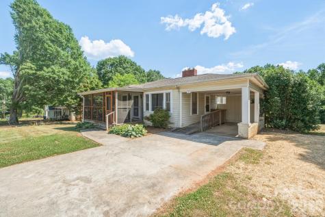 2308 11th Avenue NE Hickory NC 28601