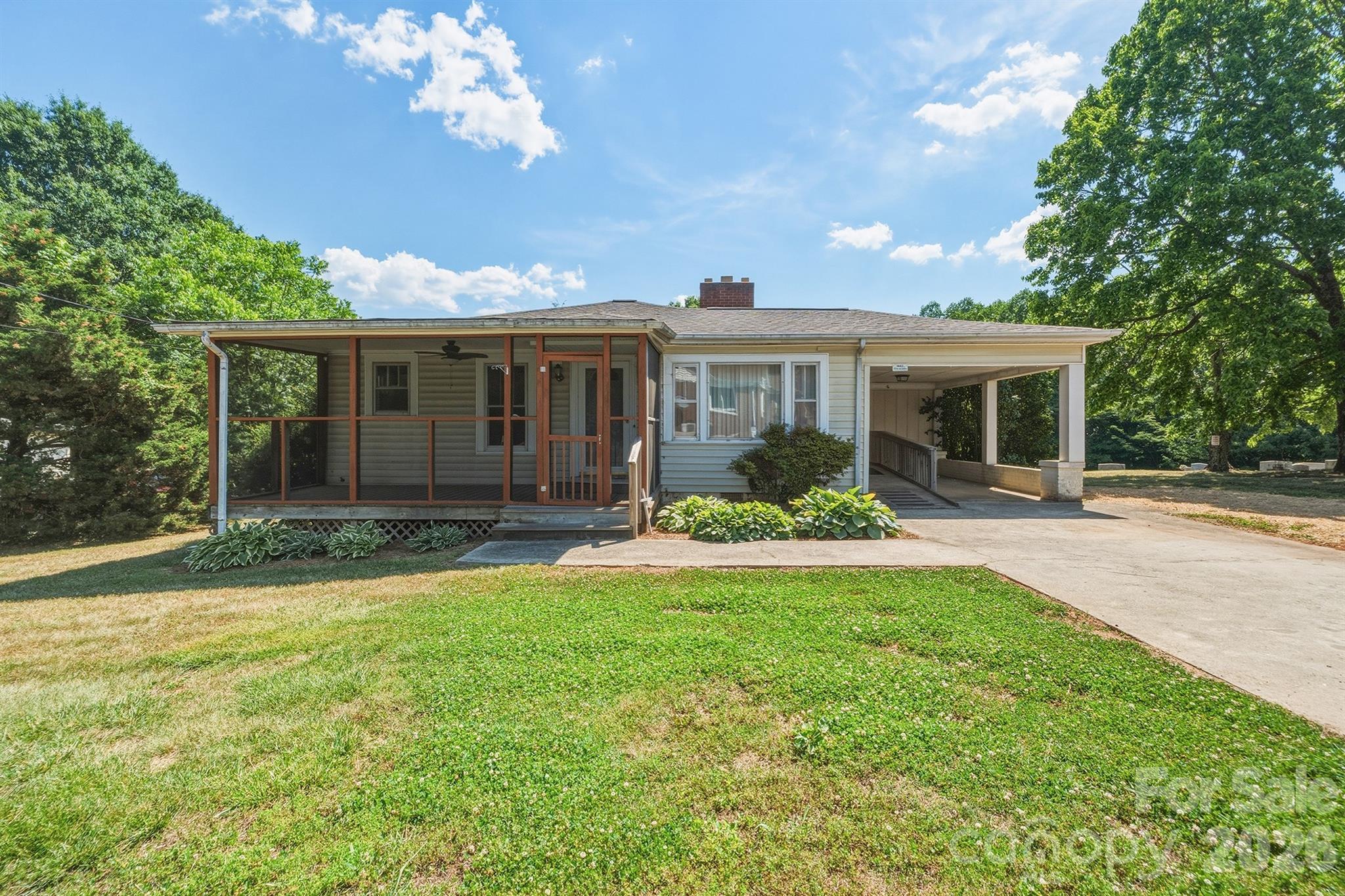 2308 11th Avenue NE Hickory NC 28601