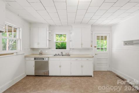 2308 11th Avenue NE Hickory NC 28601
