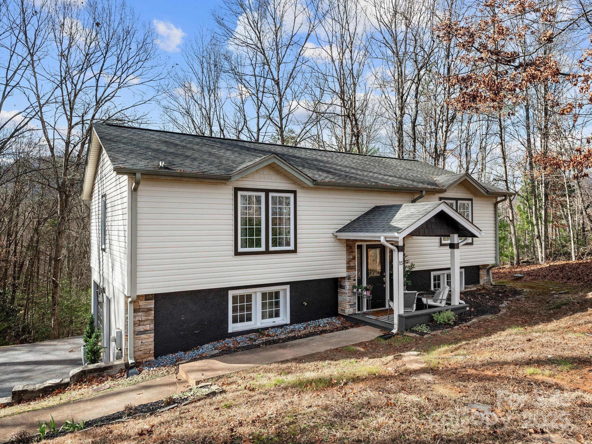 15 Whistle Ridge Road Candler NC 28715