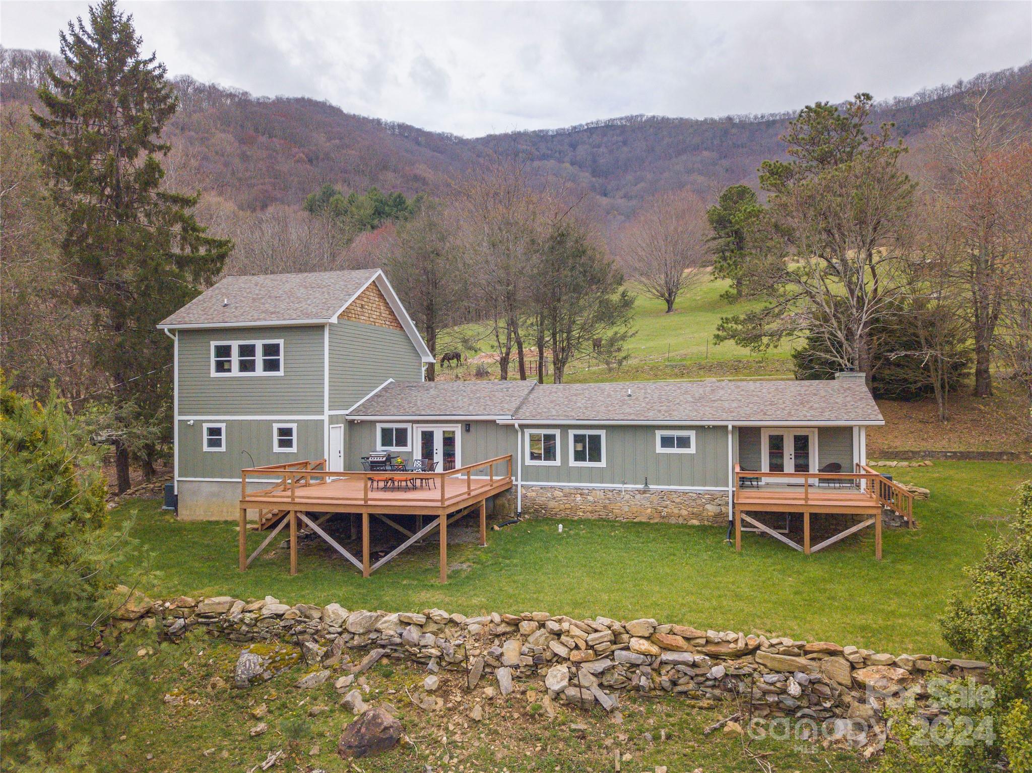 116 Grove Park Waynesville NC 28786