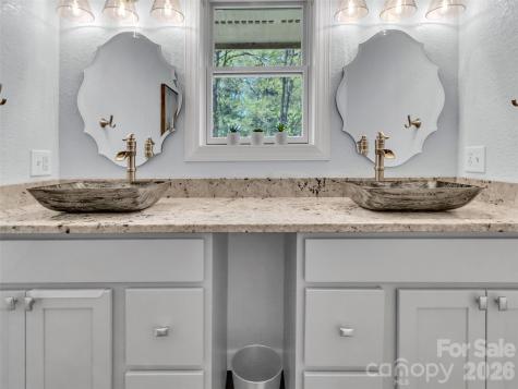 129 Hooper Haven Drive Waynesville NC 28786