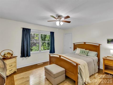 129 Hooper Haven Drive Waynesville NC 28786