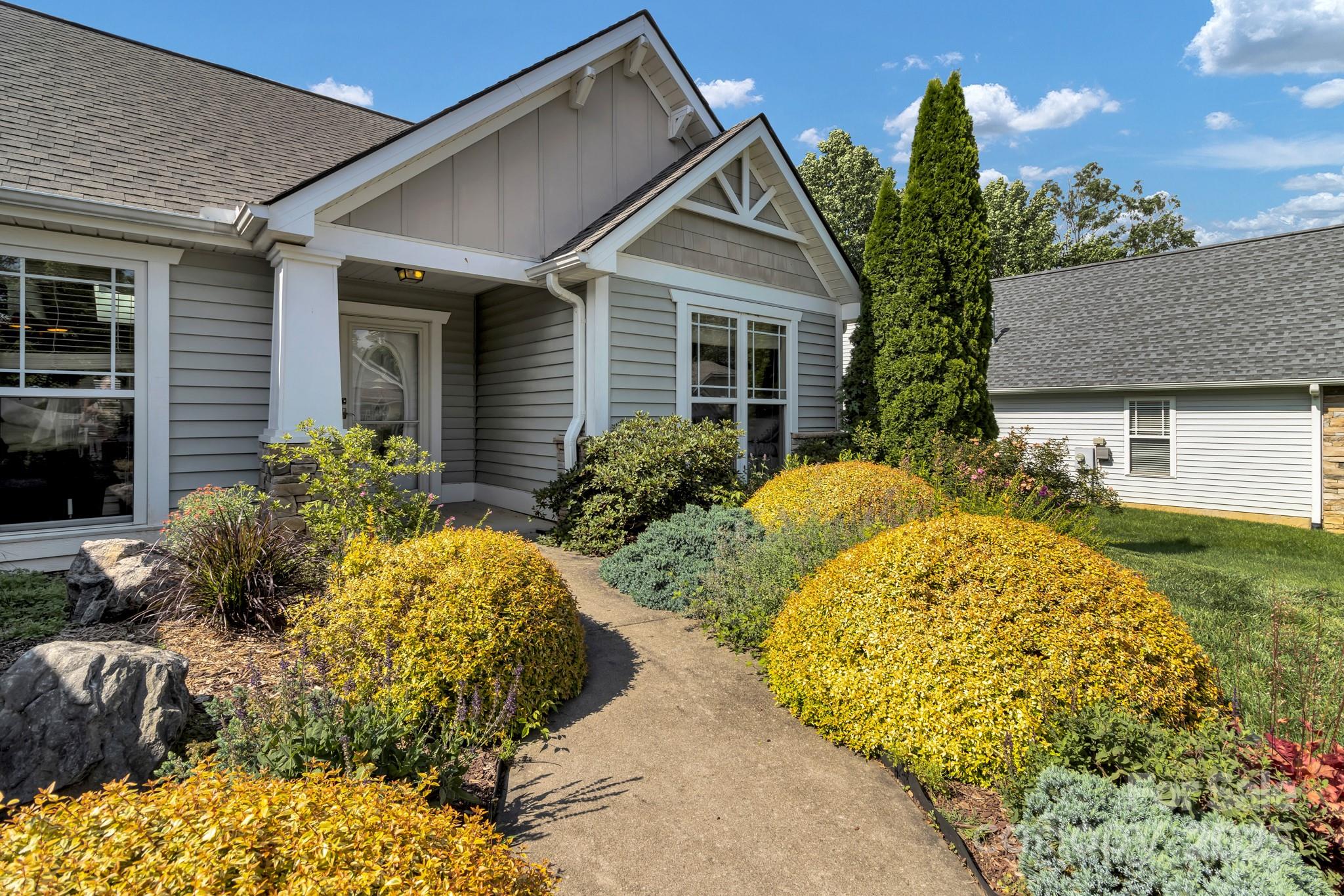 16 Sunview Circle Arden NC 28704