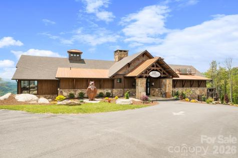 92 White Eagle Trail Banner Elk NC 28604