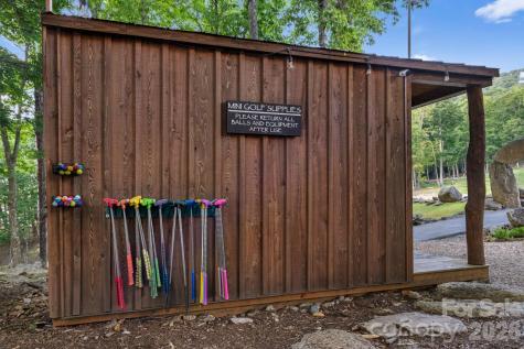92 White Eagle Trail Banner Elk NC 28604