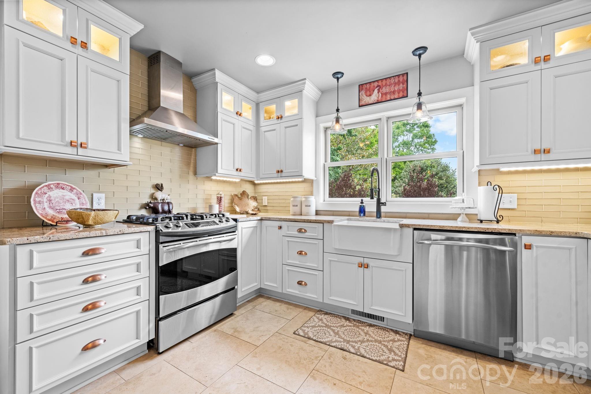 1221 Grande Vista Court Hudson NC 28638