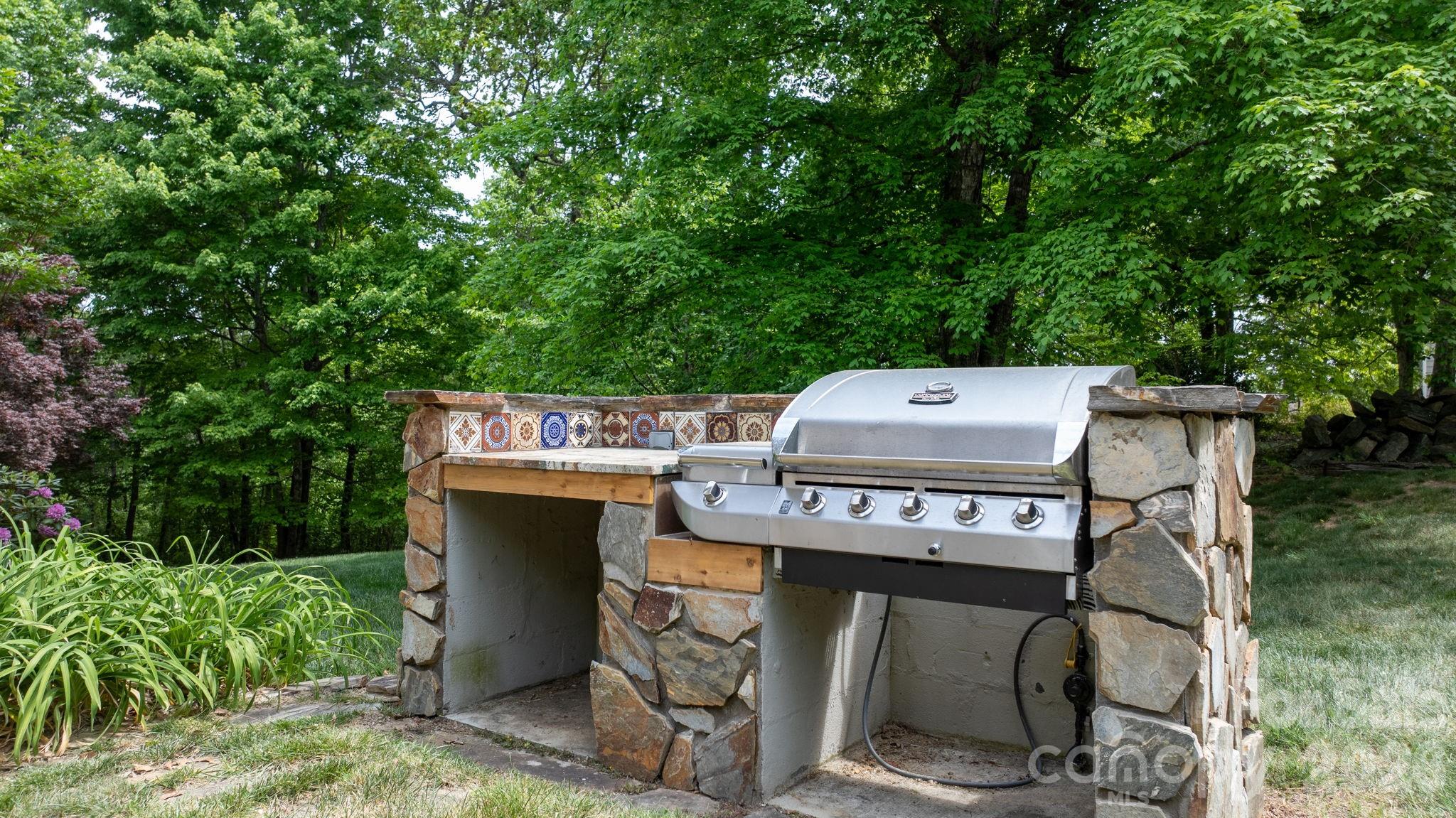 1221 Grande Vista Court Hudson NC 28638